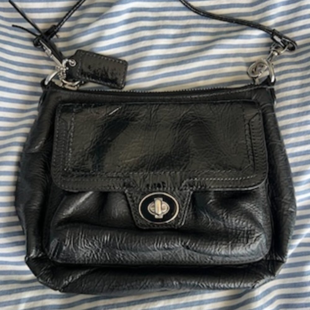 COACH poppy black patent leather crossbody purse